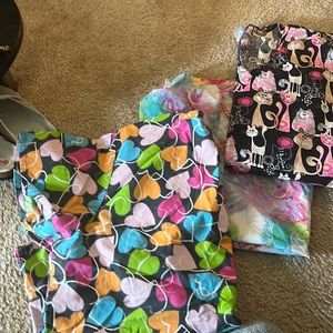 3cute scrub tops large/ xl